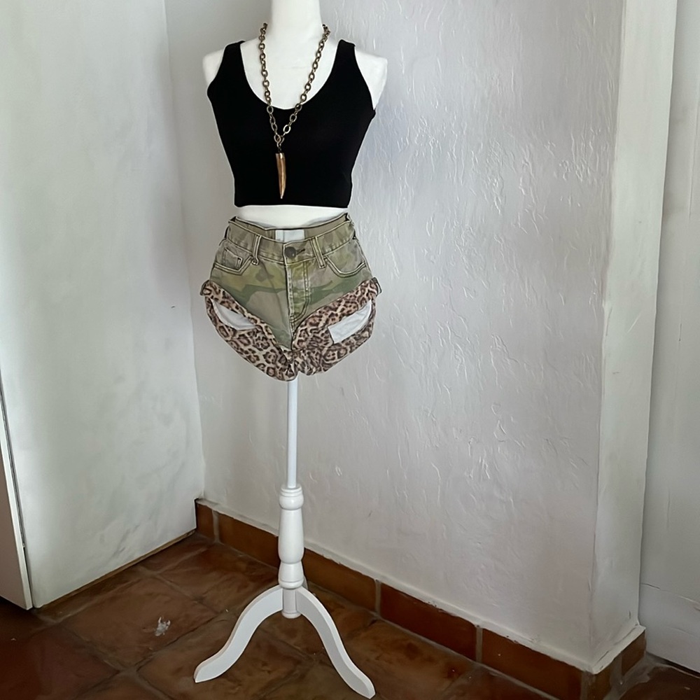 One Teaspoon bandits camouflage leopard print - Size 22